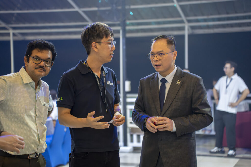Prof Denny Ng and participants